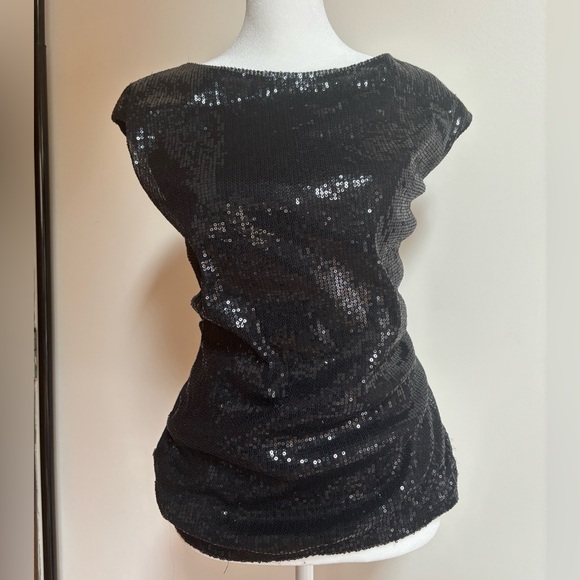 SALE 3️⃣ for $8! XS Black Sequin T-Shirt 🪩 The Limited - Picture 1 of 7